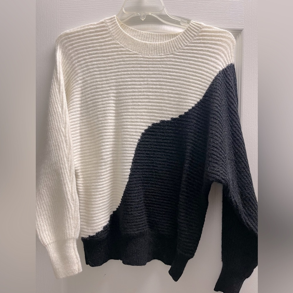 Limelush brand super soft sweater.  Black & white. Small